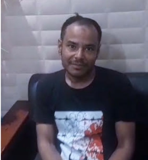 পরিচয় খুঁজতে নাকি পাসপোর্ট বানাতে? নেত্রকোণায় আটক রোহিঙ্গা যুবককে ঘিরে রহস্য  ​