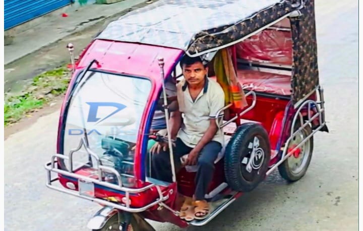 অচেতন করে অটোরিকশা ছিনতাই সন্দেহজনক ব্যক্তির সন্ধান চায় দশমিনা থানা পুলিশ