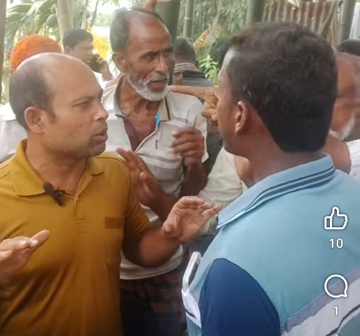 ভুরুঙ্গামারীতে সার কেলেঙ্কারীঃ ডিলারের শাস্তির দাবিতে অবরুদ্ধ হয় উপসহকারী কৃষি কর্মকর্তা।