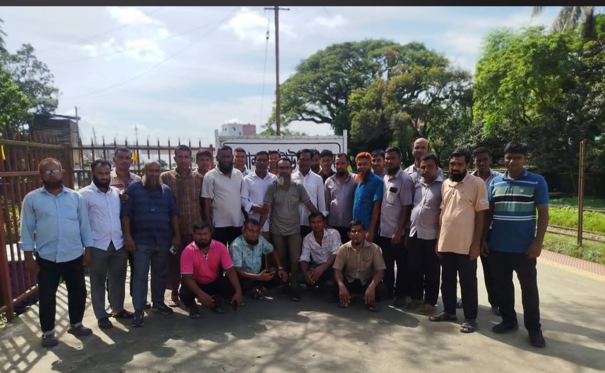ময়মনসিংহ,ও জামালপুর, উপবিভাগের পদ বঞ্চিত সকল ভারপ্রাপ্ত মেইট গন পদোন্নতির দাবি আদায়ের জন্য,  ডি আর এম ও  ডিইএন/ ১/  এর সাথে সাক্ষাৎ করেন।  এরপর তাদের দাবি উত্থাপন করেন।