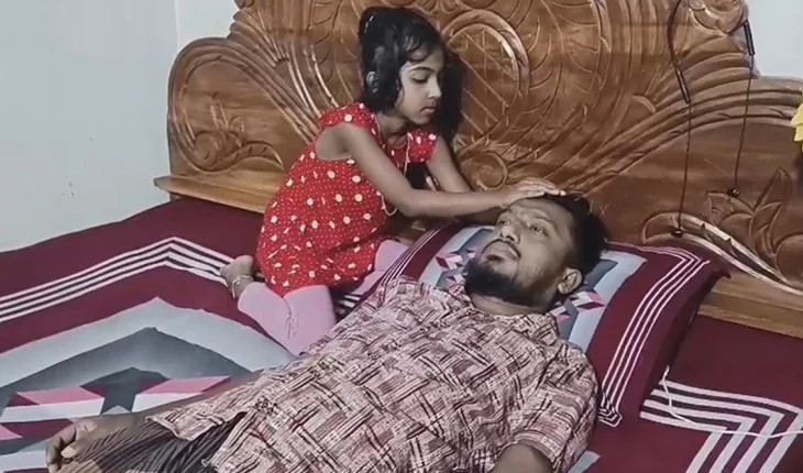 দুটি কিডনিই বিকল, বাবাকে বাঁচাতে ছোট্ট সুরার আকুতি