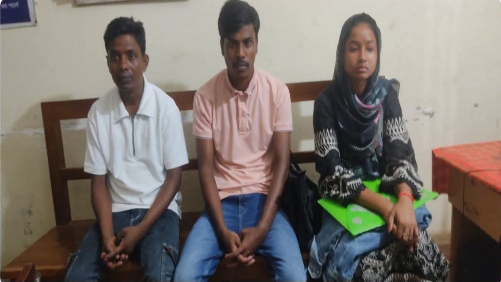 ভারতে প্রায় ৩৩মাস কারাভোগের পর কুড়িগ্রাম সীমান্ত দিয়ে দেশে ফিরলেন  তিন বাংলাদেশী।